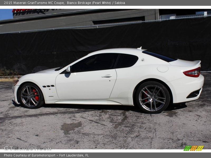 Bianco Birdcage (Pearl White) / Sabbia 2015 Maserati GranTurismo MC Coupe