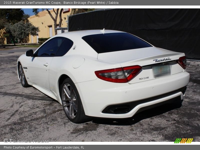 Bianco Birdcage (Pearl White) / Sabbia 2015 Maserati GranTurismo MC Coupe
