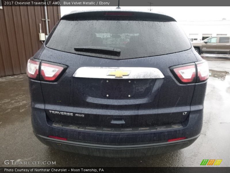Blue Velvet Metallic / Ebony 2017 Chevrolet Traverse LT AWD