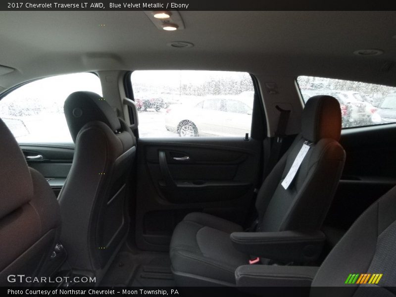 Blue Velvet Metallic / Ebony 2017 Chevrolet Traverse LT AWD
