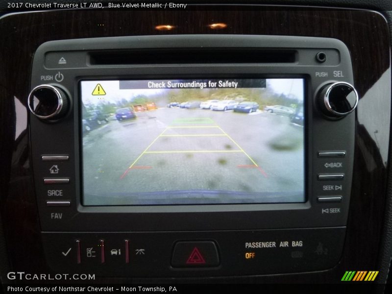 Blue Velvet Metallic / Ebony 2017 Chevrolet Traverse LT AWD