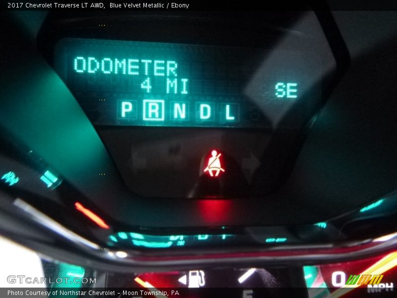 Blue Velvet Metallic / Ebony 2017 Chevrolet Traverse LT AWD