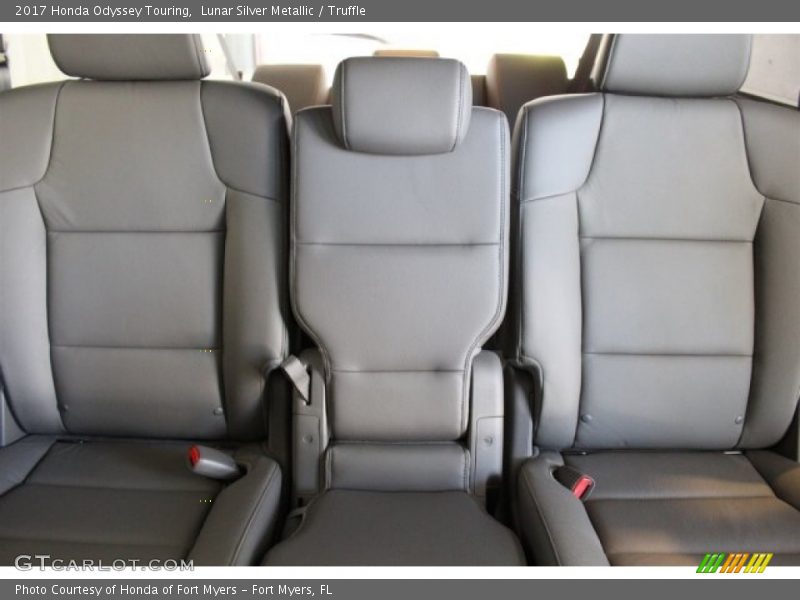 Lunar Silver Metallic / Truffle 2017 Honda Odyssey Touring