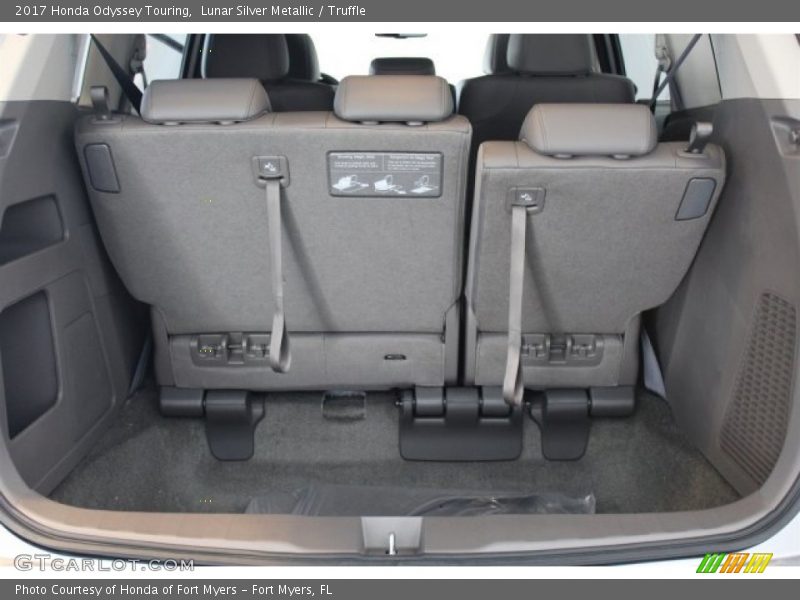 Lunar Silver Metallic / Truffle 2017 Honda Odyssey Touring