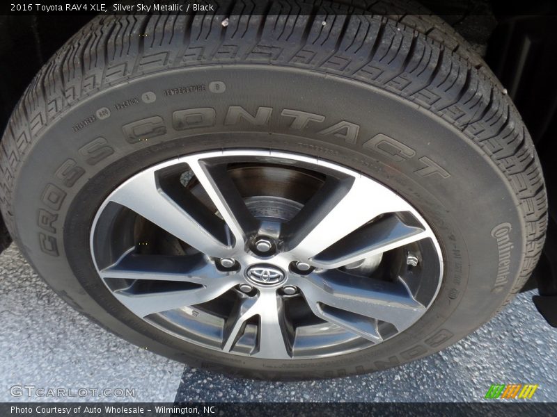 Silver Sky Metallic / Black 2016 Toyota RAV4 XLE