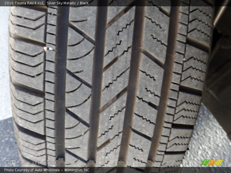 Silver Sky Metallic / Black 2016 Toyota RAV4 XLE