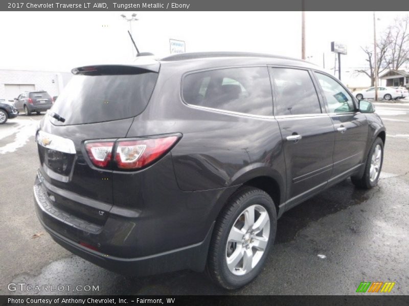 Tungsten Metallic / Ebony 2017 Chevrolet Traverse LT AWD