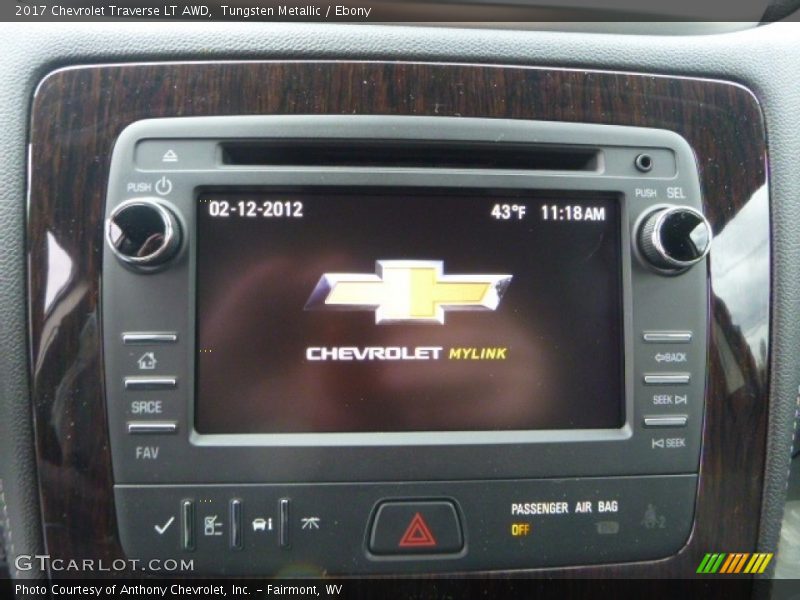 Tungsten Metallic / Ebony 2017 Chevrolet Traverse LT AWD