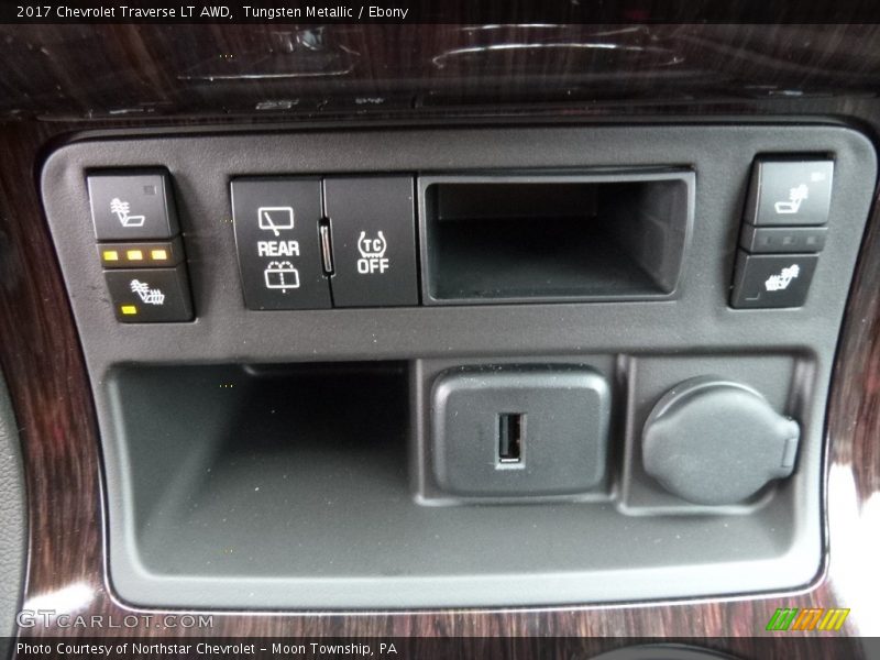 Tungsten Metallic / Ebony 2017 Chevrolet Traverse LT AWD