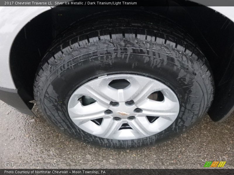 Silver Ice Metallic / Dark Titanium/Light Titanium 2017 Chevrolet Traverse LS