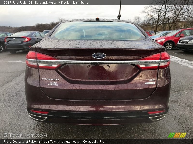 Burgundy Velvet / Medium Light Stone 2017 Ford Fusion SE