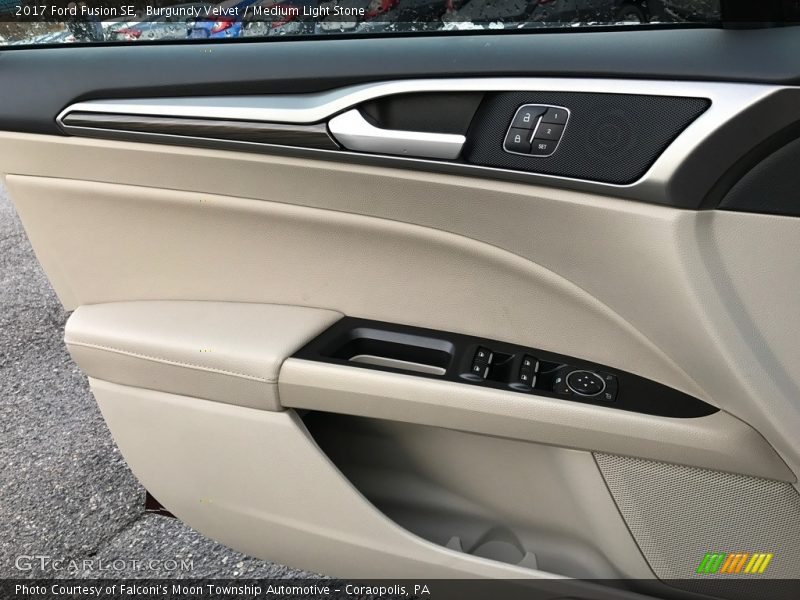 Burgundy Velvet / Medium Light Stone 2017 Ford Fusion SE