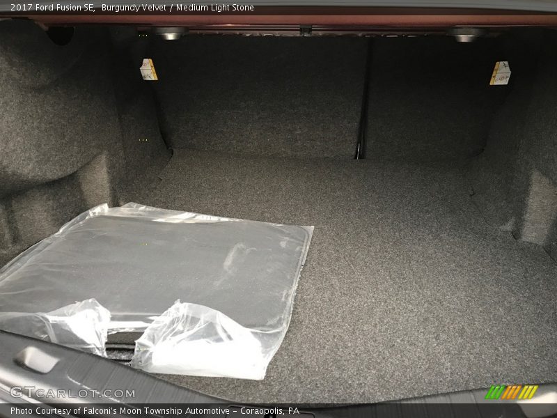 Burgundy Velvet / Medium Light Stone 2017 Ford Fusion SE