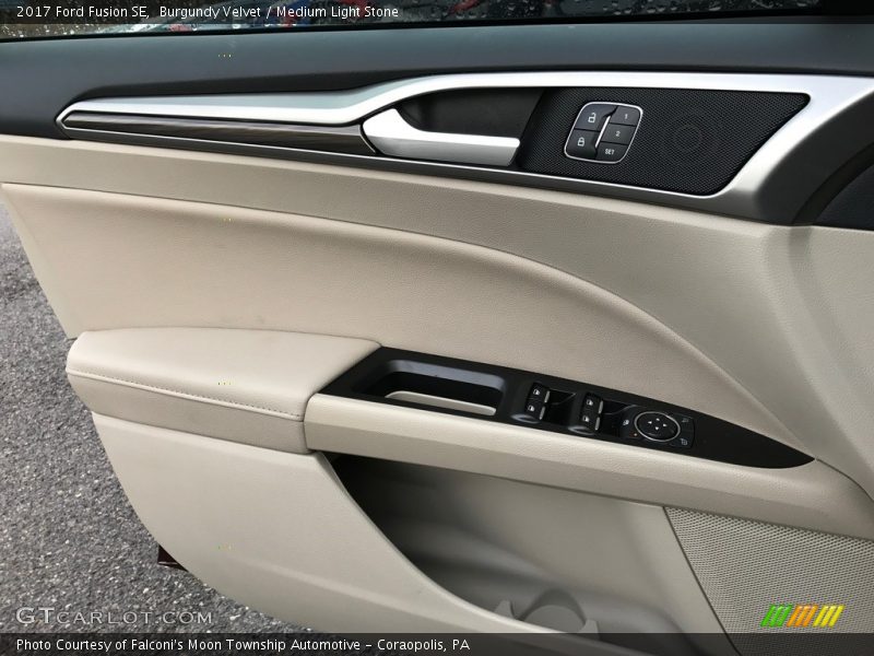 Burgundy Velvet / Medium Light Stone 2017 Ford Fusion SE