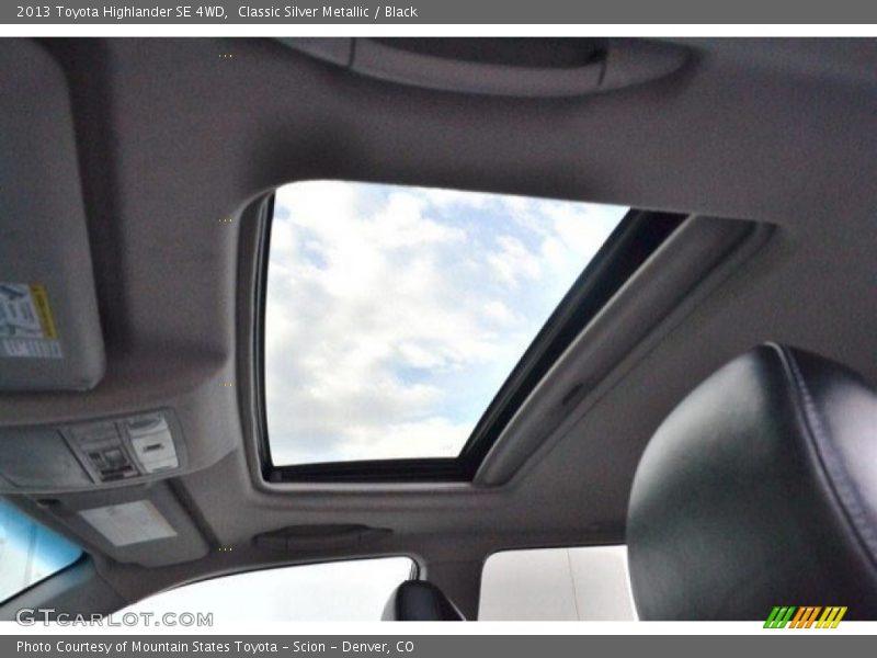 Classic Silver Metallic / Black 2013 Toyota Highlander SE 4WD