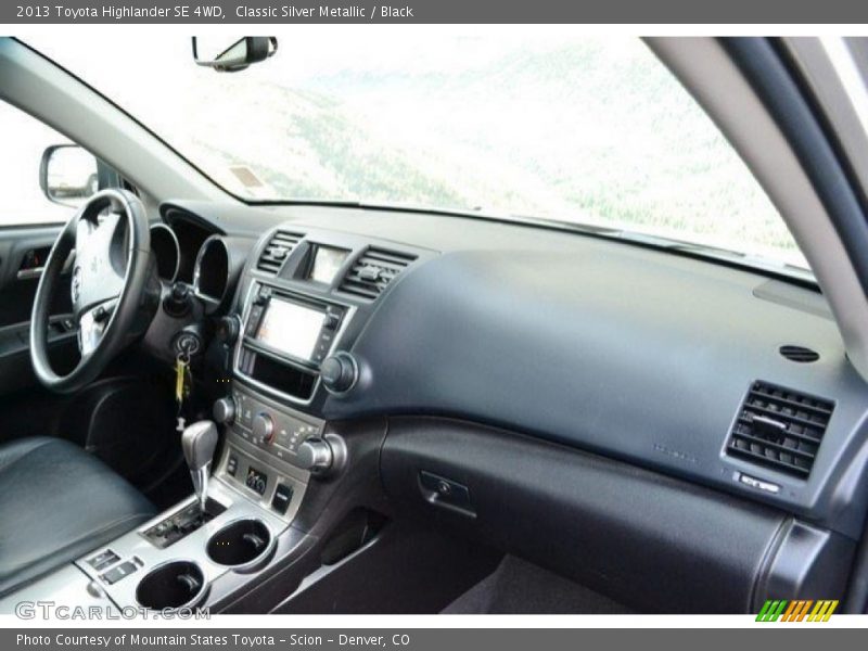 Classic Silver Metallic / Black 2013 Toyota Highlander SE 4WD