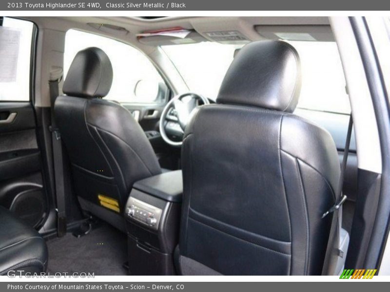 Classic Silver Metallic / Black 2013 Toyota Highlander SE 4WD
