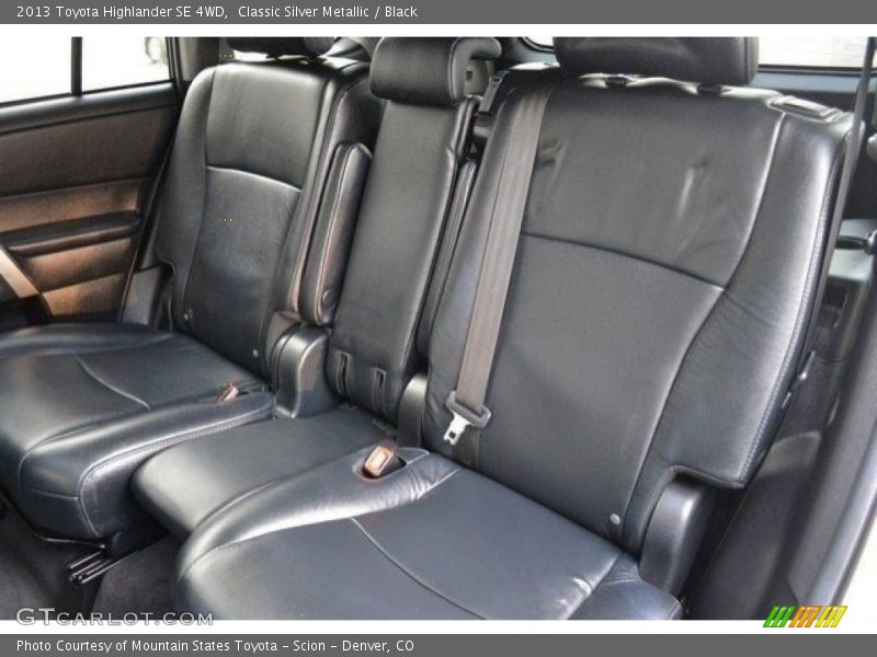 Classic Silver Metallic / Black 2013 Toyota Highlander SE 4WD