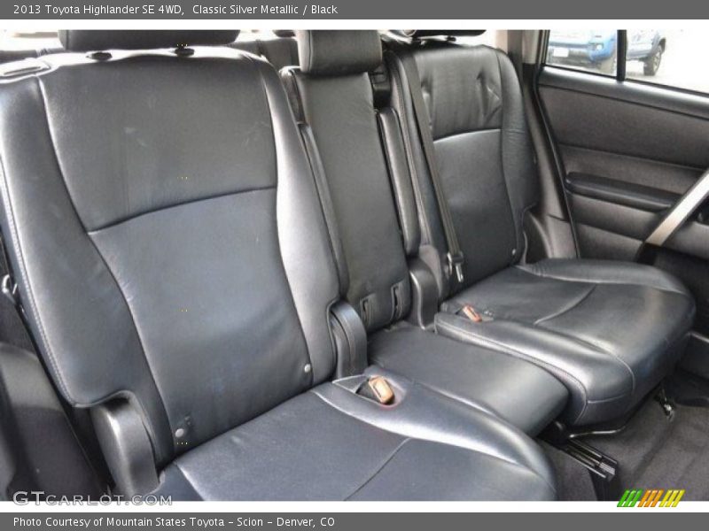 Classic Silver Metallic / Black 2013 Toyota Highlander SE 4WD