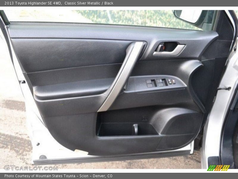 Classic Silver Metallic / Black 2013 Toyota Highlander SE 4WD