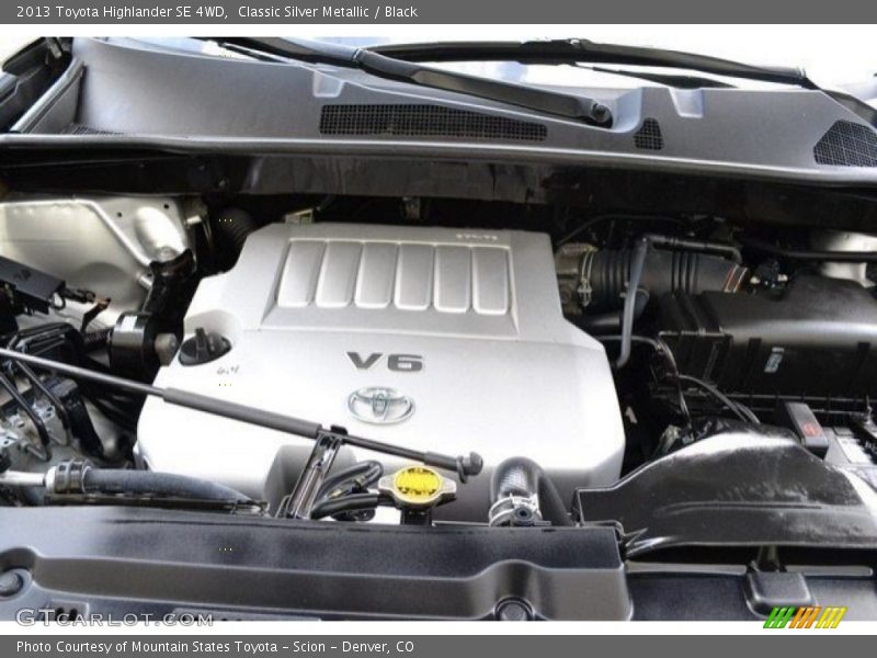 Classic Silver Metallic / Black 2013 Toyota Highlander SE 4WD
