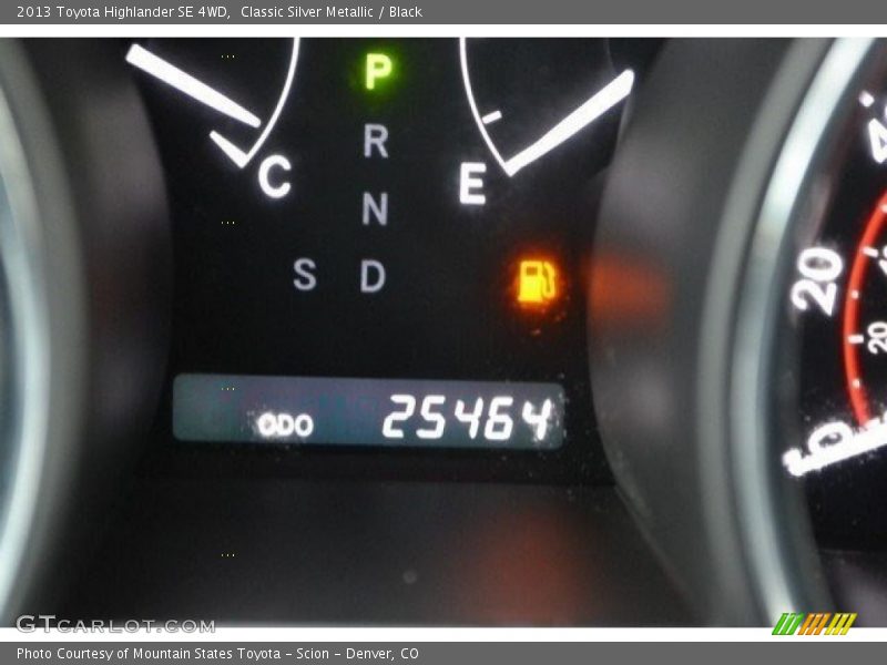 Classic Silver Metallic / Black 2013 Toyota Highlander SE 4WD