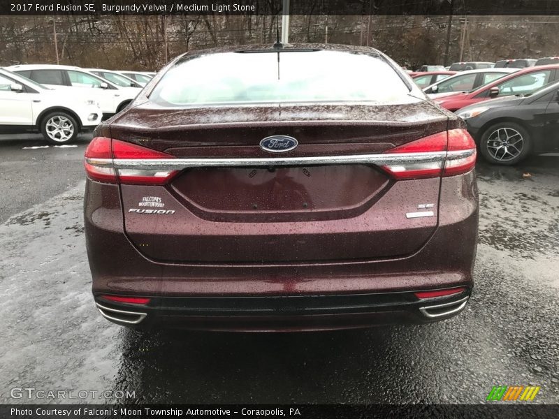 Burgundy Velvet / Medium Light Stone 2017 Ford Fusion SE