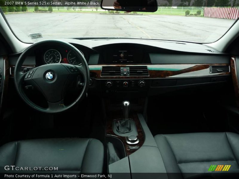 Alpine White / Black 2007 BMW 5 Series 525xi Sedan