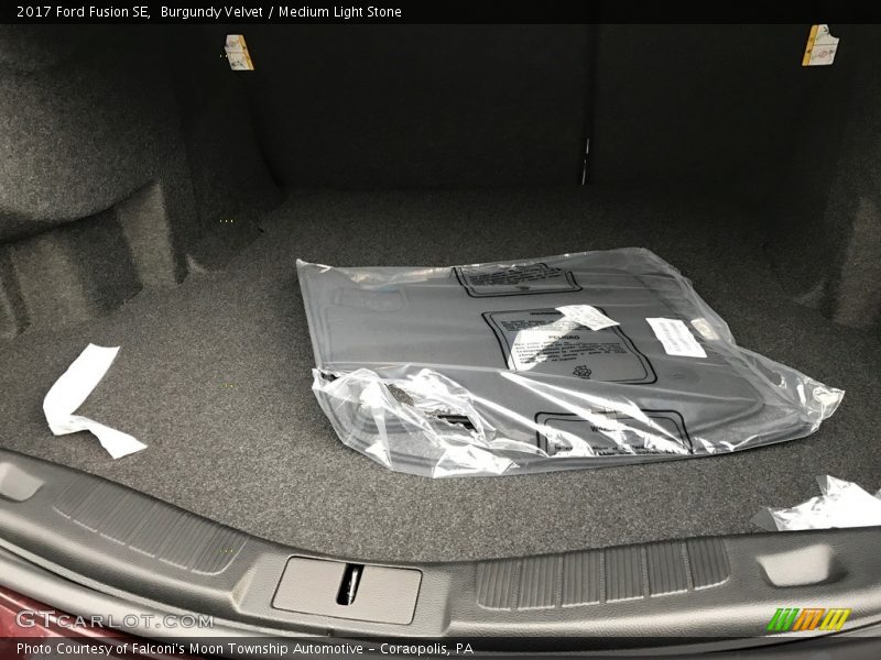 Burgundy Velvet / Medium Light Stone 2017 Ford Fusion SE