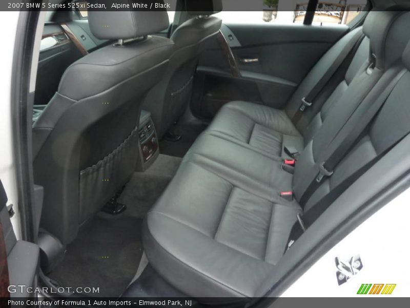 Alpine White / Black 2007 BMW 5 Series 525xi Sedan