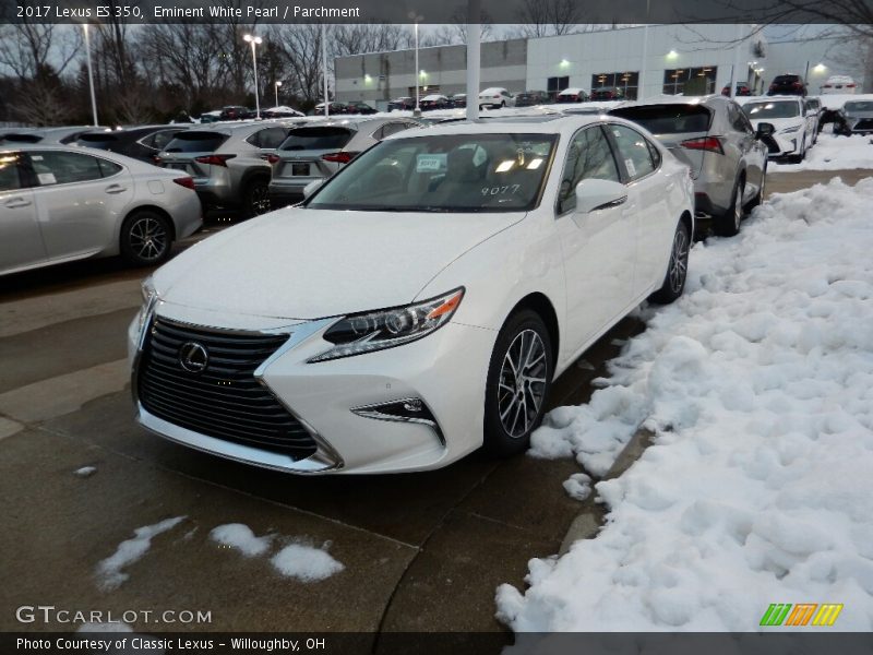 Eminent White Pearl / Parchment 2017 Lexus ES 350