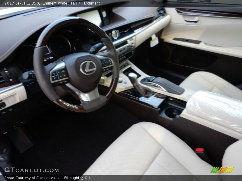 Eminent White Pearl / Parchment 2017 Lexus ES 350