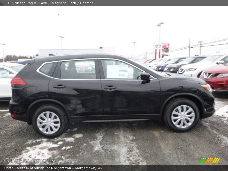 Magnetic Black / Charcoal 2017 Nissan Rogue S AWD