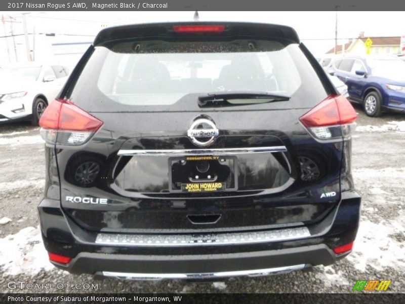 Magnetic Black / Charcoal 2017 Nissan Rogue S AWD