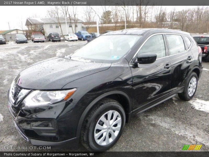 Magnetic Black / Charcoal 2017 Nissan Rogue S AWD