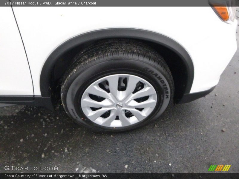 Glacier White / Charcoal 2017 Nissan Rogue S AWD