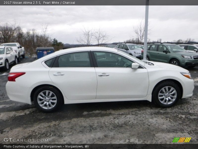 Pearl White / Charcoal 2017 Nissan Altima 2.5 S