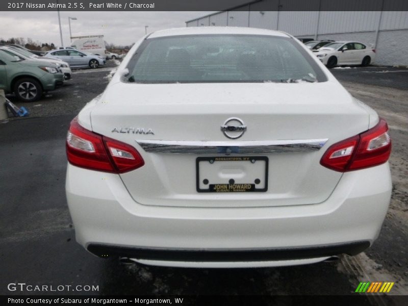 Pearl White / Charcoal 2017 Nissan Altima 2.5 S