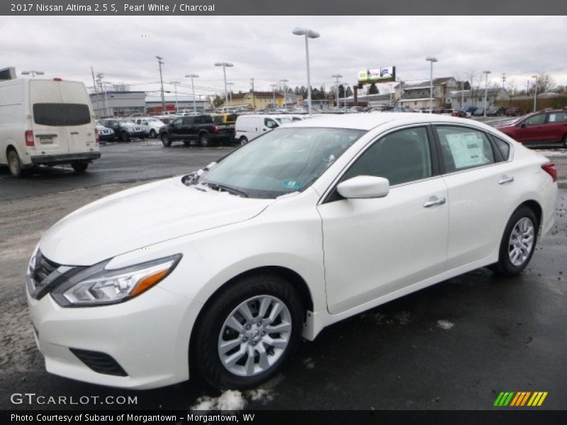 Pearl White / Charcoal 2017 Nissan Altima 2.5 S