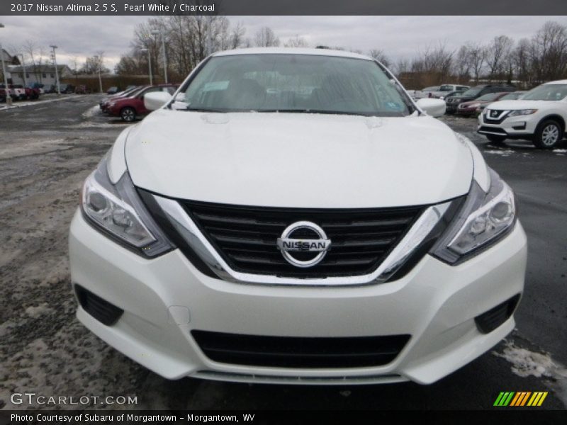 Pearl White / Charcoal 2017 Nissan Altima 2.5 S