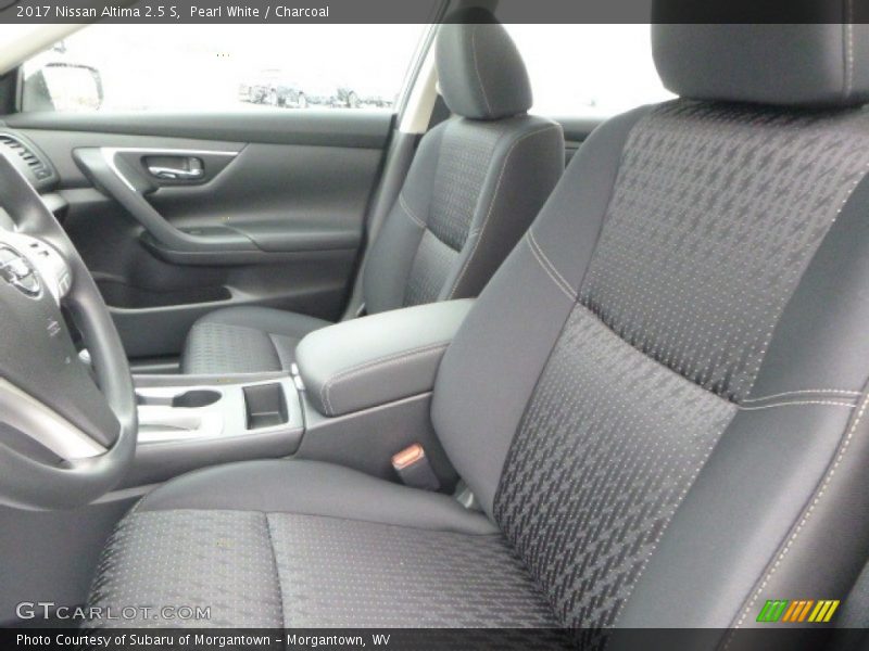 Pearl White / Charcoal 2017 Nissan Altima 2.5 S