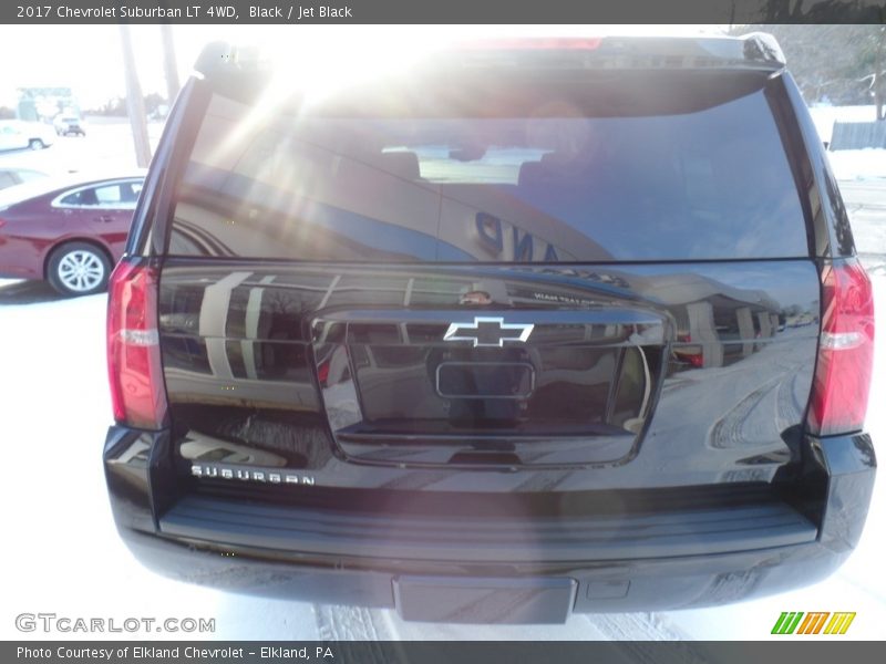 Black / Jet Black 2017 Chevrolet Suburban LT 4WD