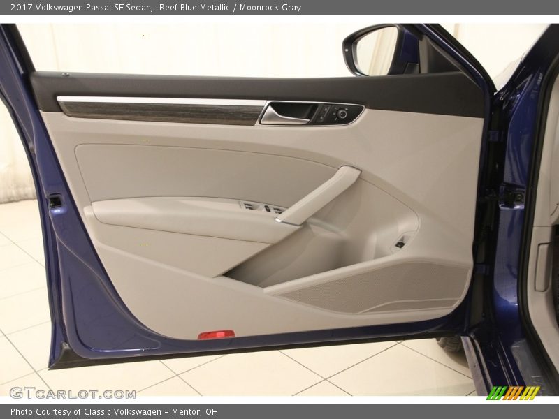Door Panel of 2017 Passat SE Sedan