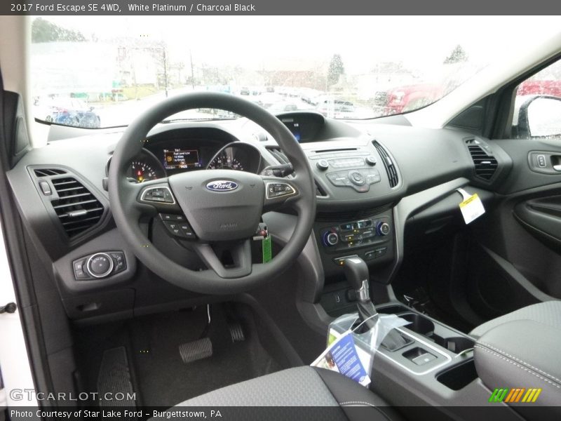 White Platinum / Charcoal Black 2017 Ford Escape SE 4WD