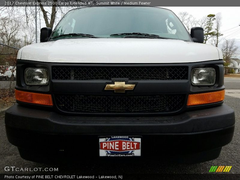 Summit White / Medium Pewter 2017 Chevrolet Express 2500 Cargo Extended WT