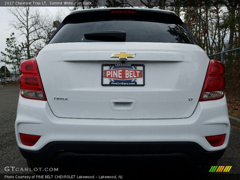 Summit White / Jet Black 2017 Chevrolet Trax LT