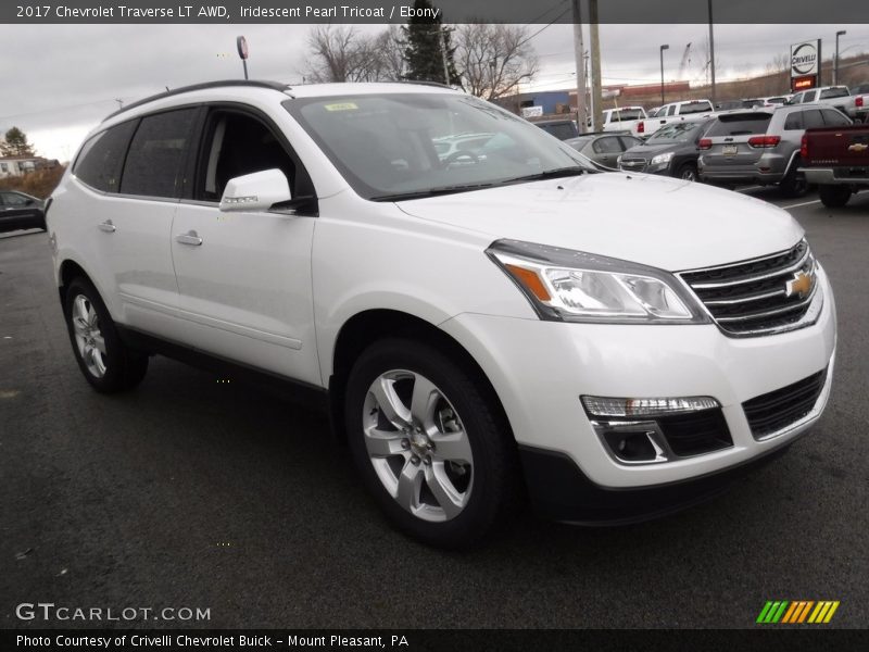 Iridescent Pearl Tricoat / Ebony 2017 Chevrolet Traverse LT AWD