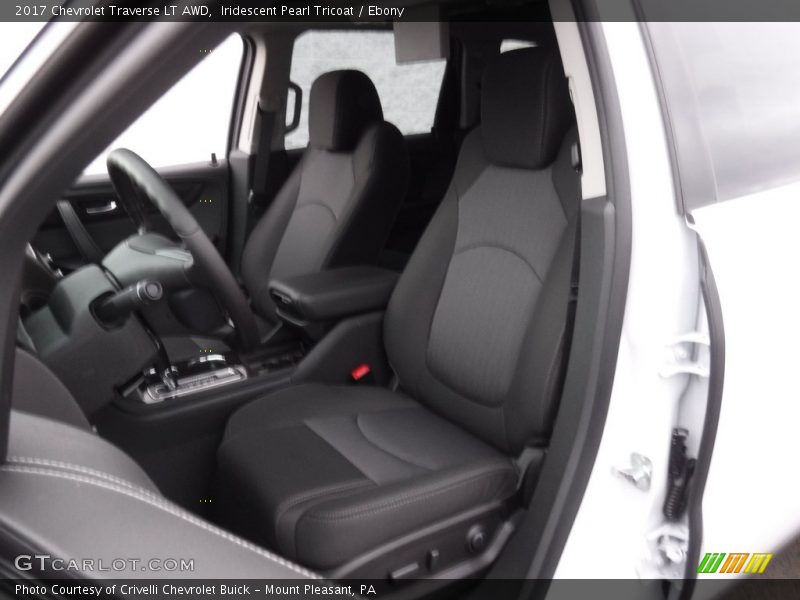 Iridescent Pearl Tricoat / Ebony 2017 Chevrolet Traverse LT AWD