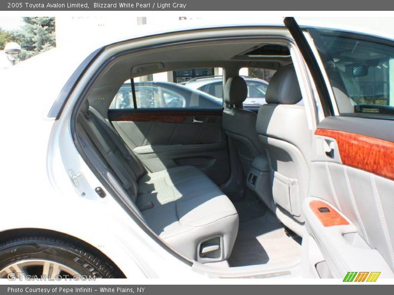 Blizzard White Pearl / Light Gray 2005 Toyota Avalon Limited