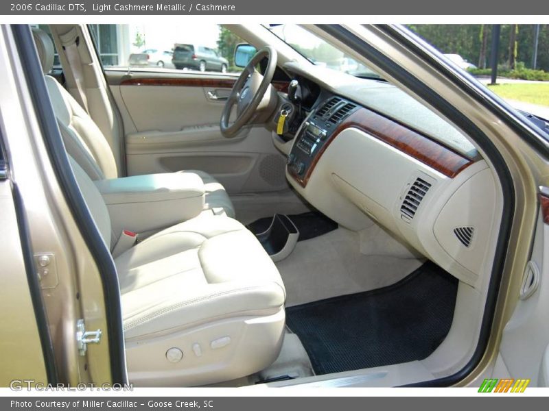 Light Cashmere Metallic / Cashmere 2006 Cadillac DTS